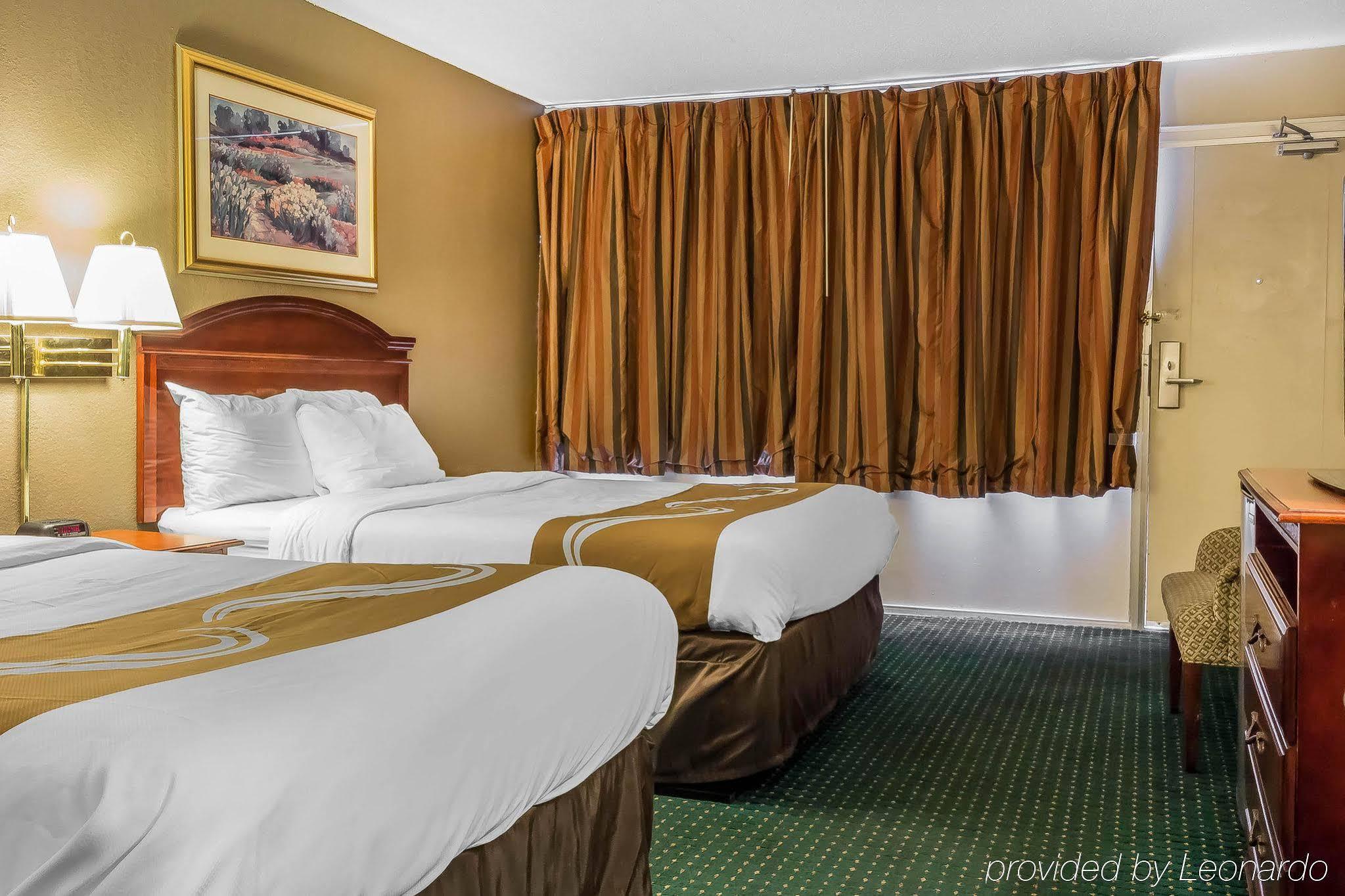Hotel 6 - Philadelphia Airport 2*