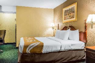 6 - Philadelphia Airport Hotel Lester