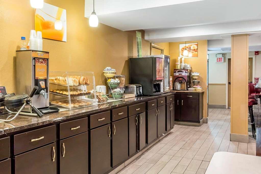 6 - Philadelphia Airport Hotel 2*
